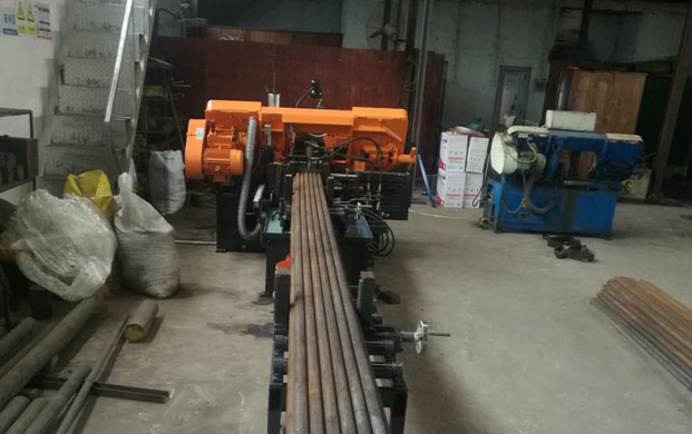 成都某模具有限公司使用带锯床案例 成都某模具有限公司使用带锯床案例